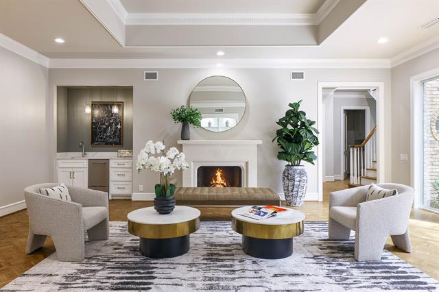 Saint Laurent Home for Sale