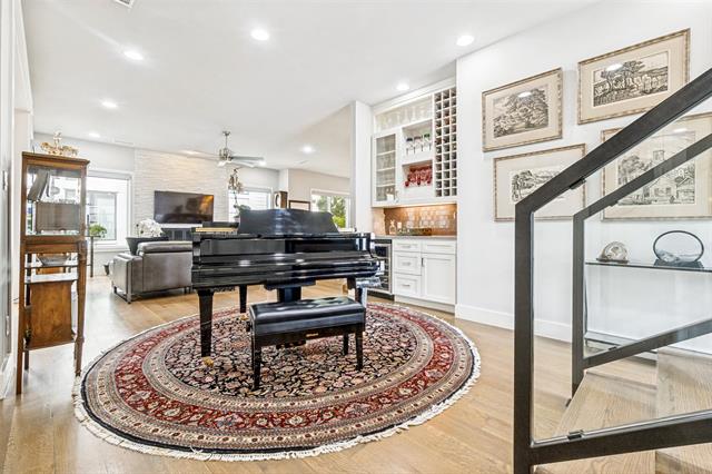Inwood Home for Sale