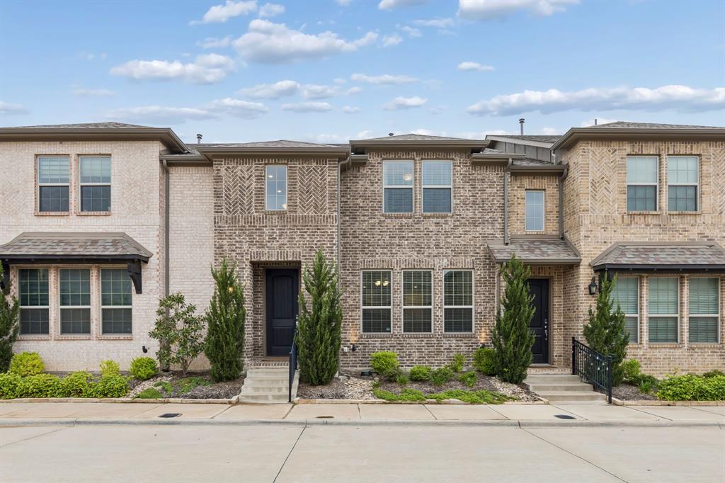 Ponds Edge Home for Sale