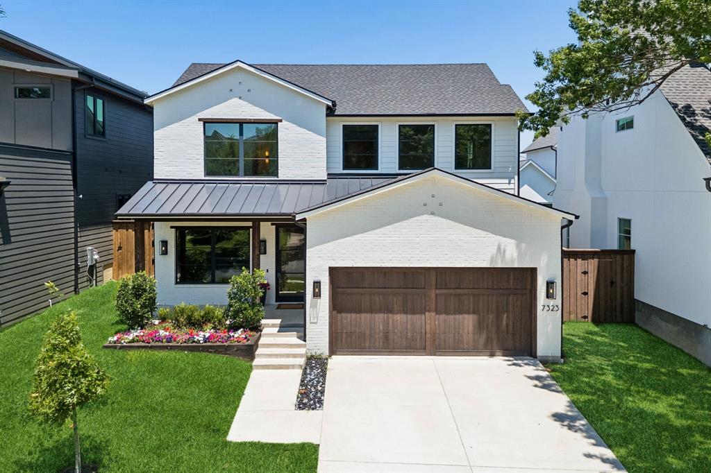 Casa Loma Home for Sale