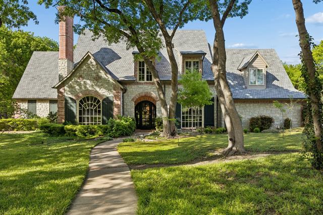 Woody Crest Home for Sale
