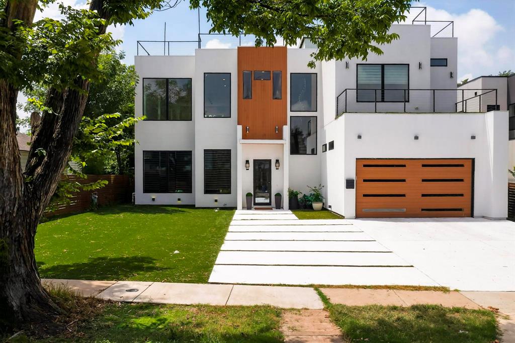 Cresthaven Home for Sale
