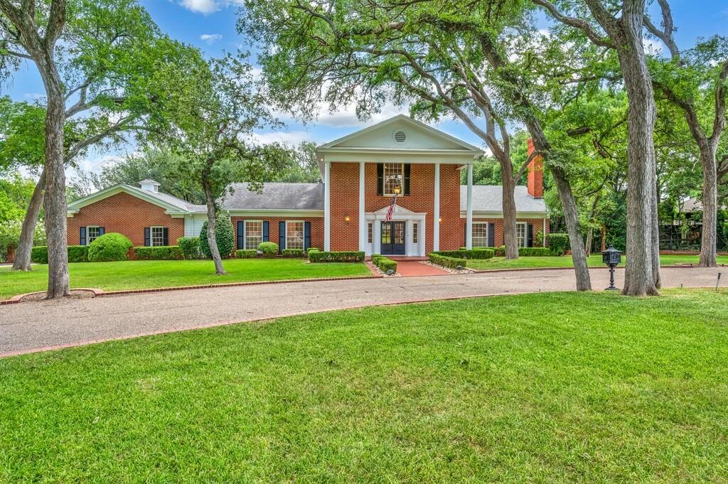 Lake Air Home for Sale