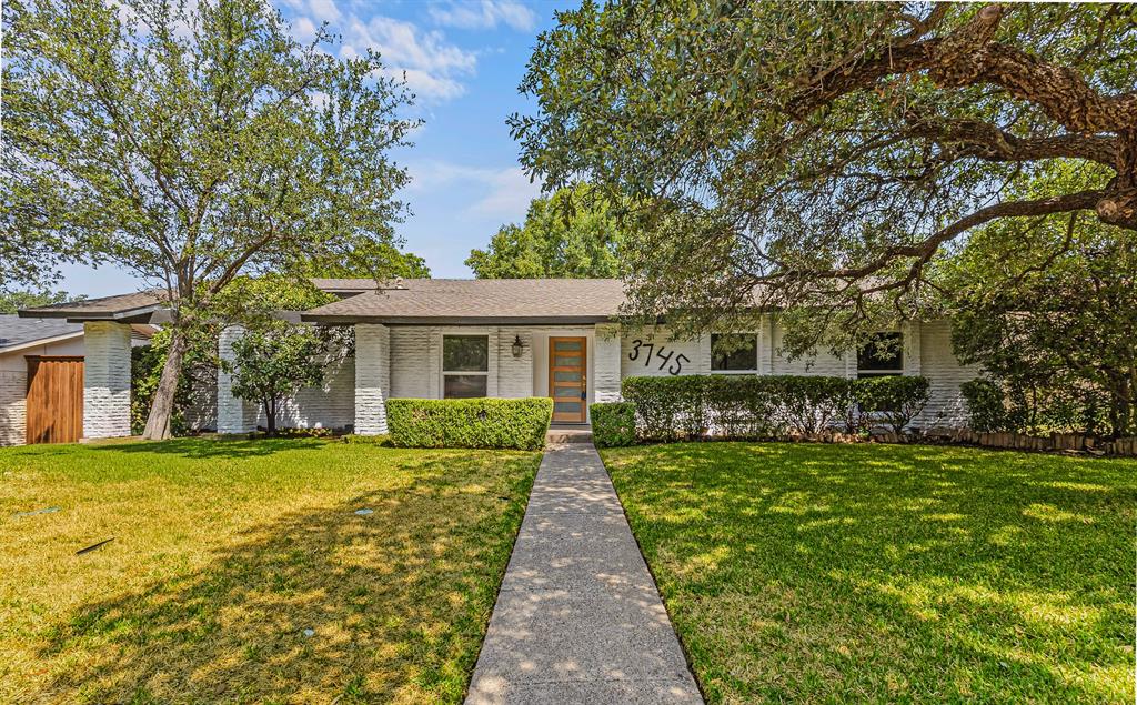 Blue Trace Home for Sale