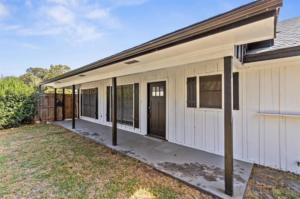 Laurel Lake Home for Sale
