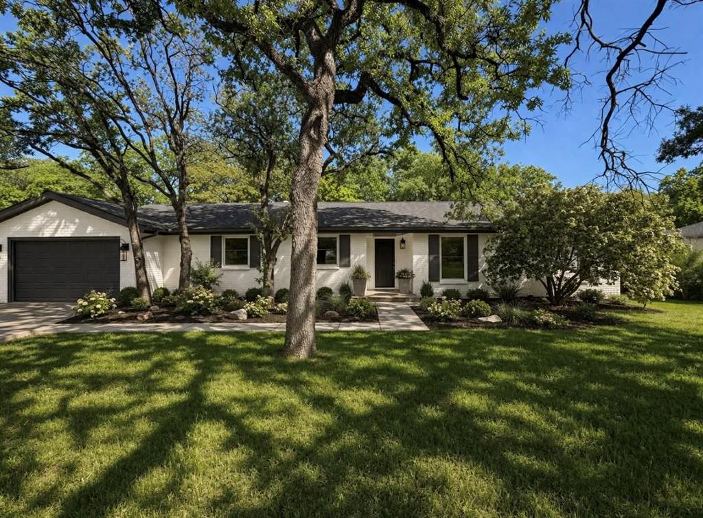 Mistletoe Home for Sale