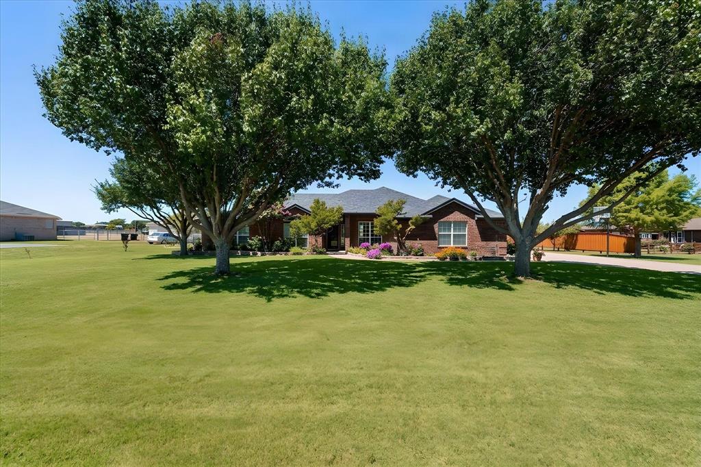 Flores Home for Sale