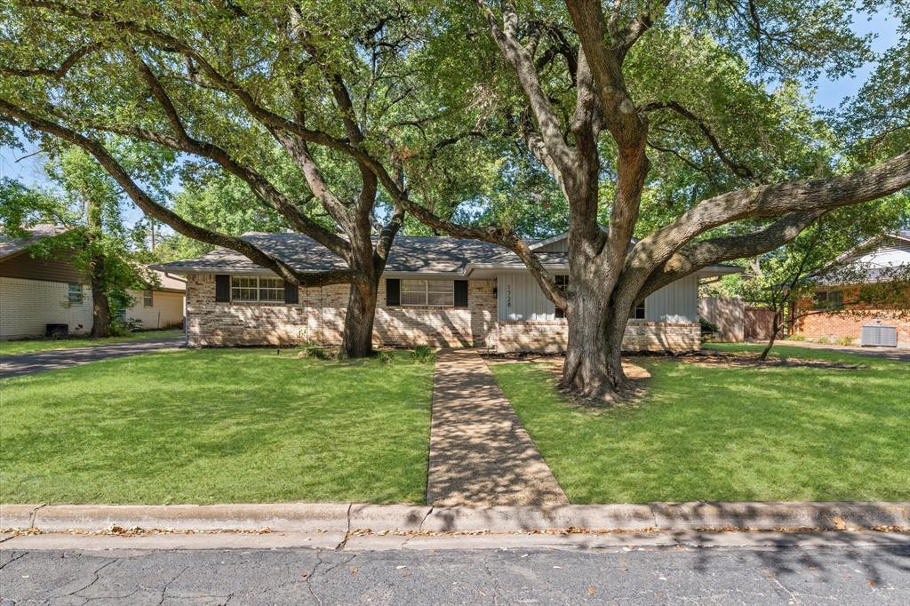 Laurel Lake Home for Sale