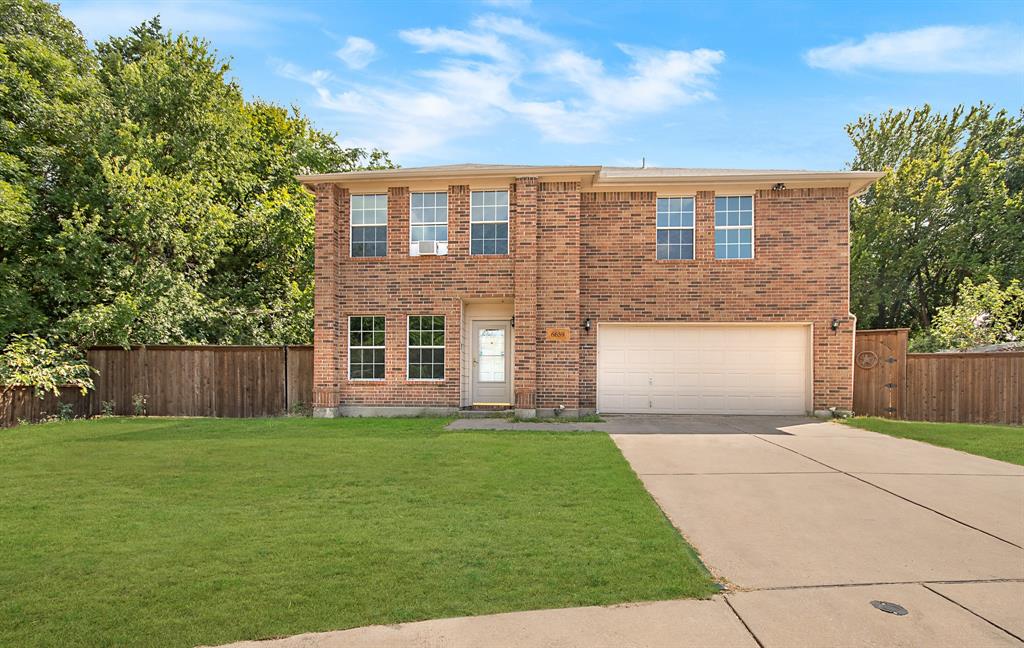 Leaning Oaks Home for Sale