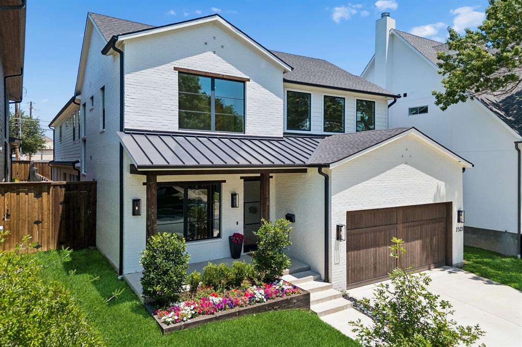 Casa Loma Home for Sale