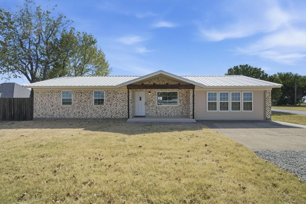Highway 6 Home for Sale
